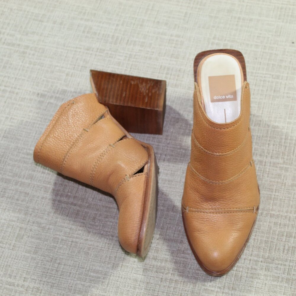 Dolce Vita Size 6.5 Tan Block Heel Mules